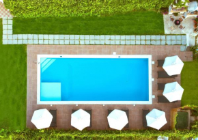 Гостиница Koulouris Apartments & Studios  Каливаи